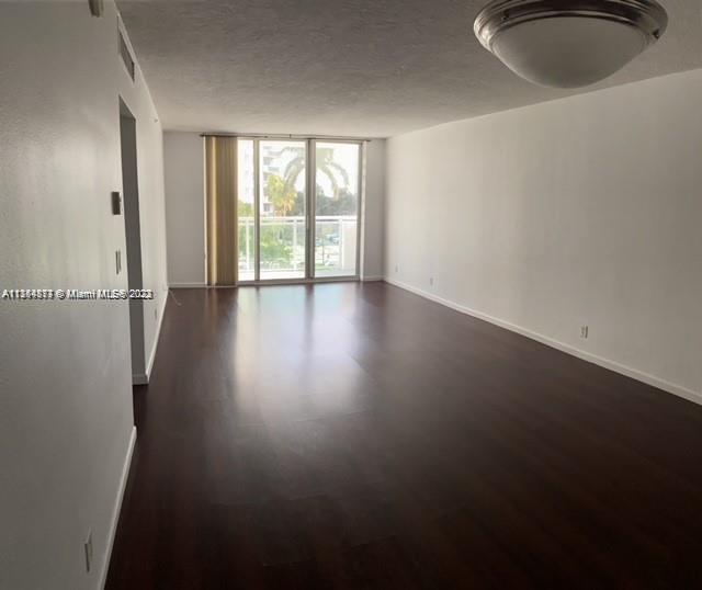 Building Photo - 3000 S Ocean Dr