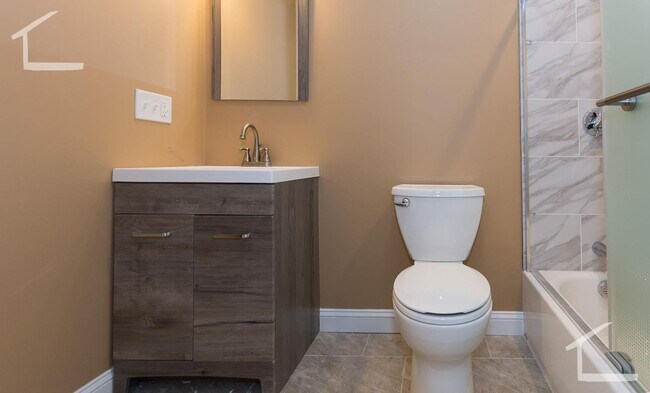 Foto del edificio - Top-notch and unique Brookline apart____...