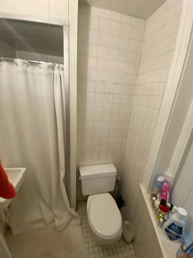 Building Photo - 169 Endicott St