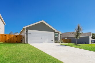 Building Photo - 23139 Shakespeare Dr