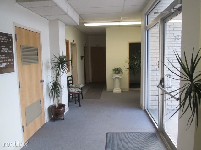 Foto del edificio - 2303 S Washington St