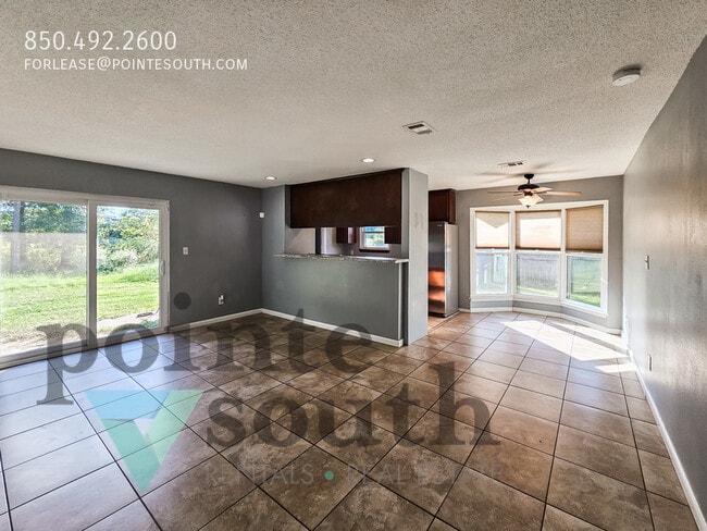 Building Photo - 7811 Coronet Ln