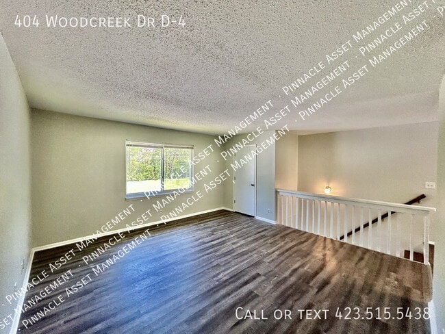 Building Photo - 404 Woodcreek Rd