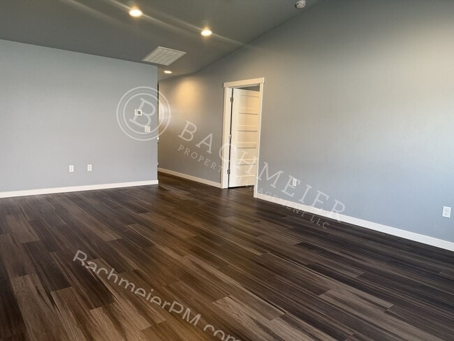 Building Photo - Beautiful Newer 3-Bedroom, 2-Bathroom Single-Family