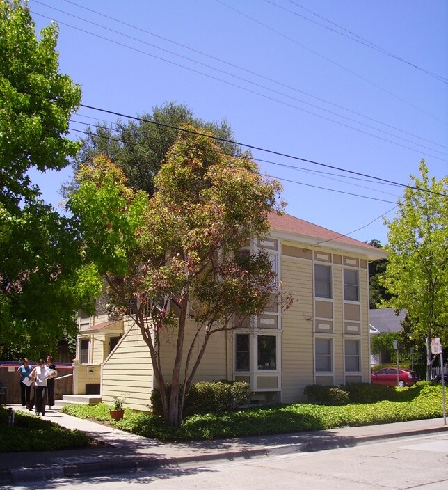 Foto del edificio - Los Gatos 4-Plex