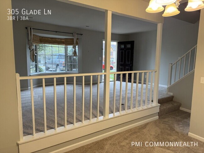 Foto del edificio - 305 Glade Ln