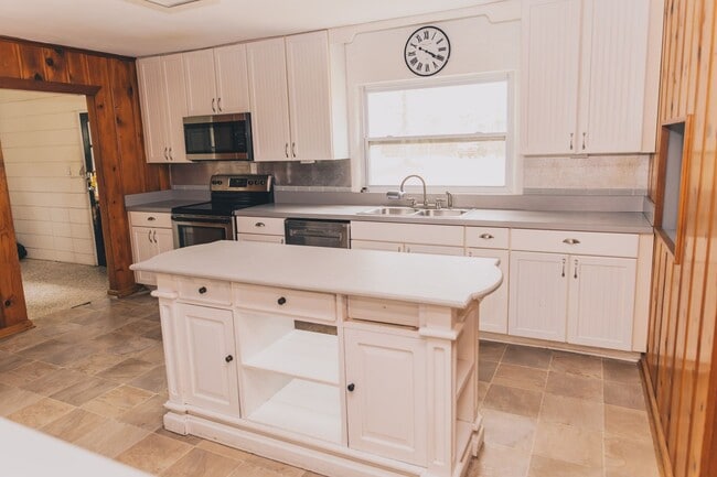 Building Photo - 4 Bed/2 Bath Home in Callahan, FL