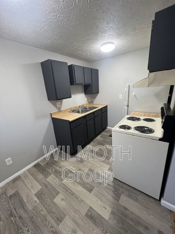 Building Photo - 1818 Michigan St