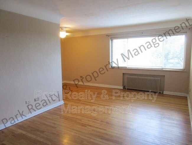 Foto del edificio - 733 E 2nd Ave