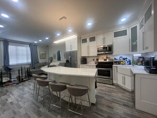 Building Photo - 125-14 18th Ave