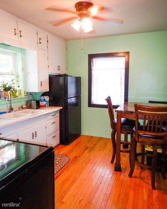 Building Photo - 1 br, 1 bath House - 552 Proulx Street