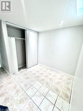 Building Photo - 116 Tangmere Crescent