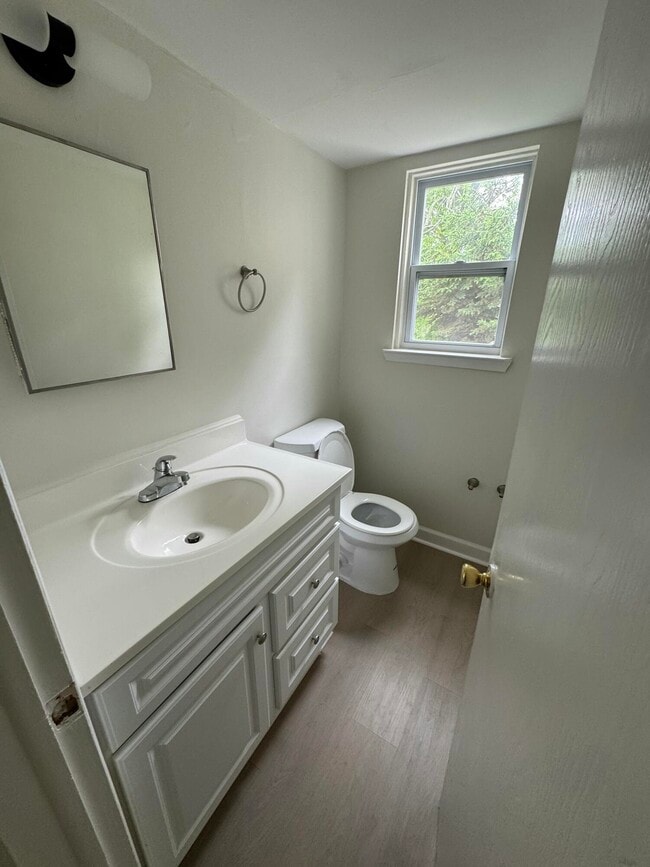 Building Photo - 3516 Beech Dr