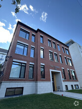 Building Photo - 300 Wilbrod St