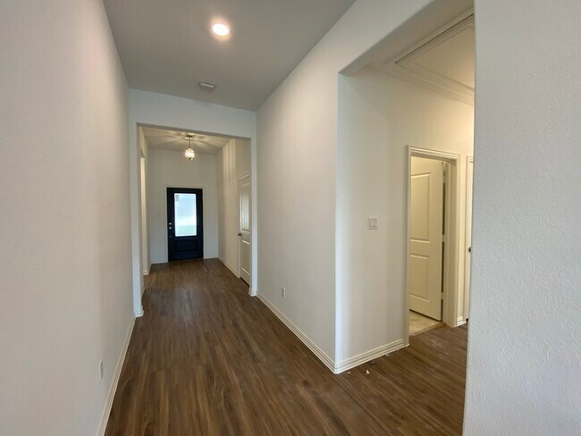 Building Photo - 2032 Ambling Trl