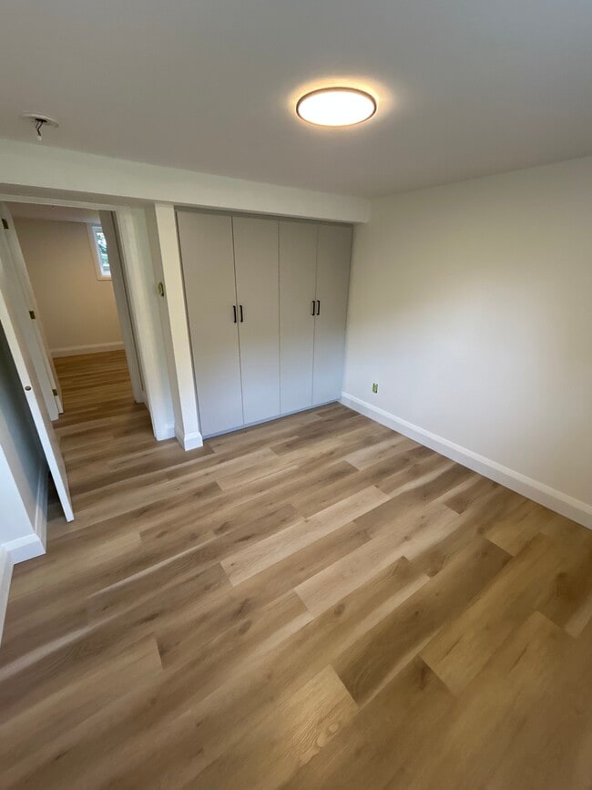 Building Photo - 1100 Richard Av