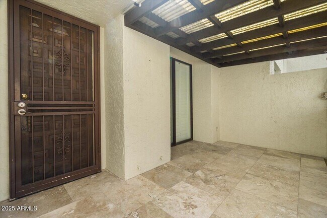 Foto del edificio - 2515 N Miller Rd