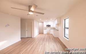 Foto del edificio - 1930 Lennon Ave