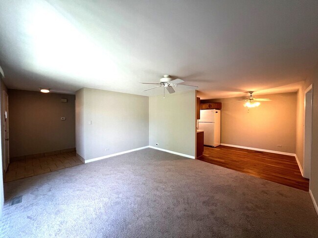 Building Photo - 1405 Tonset Ln