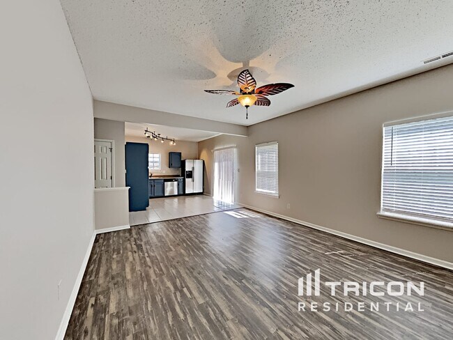 Foto del edificio - 3703 Whistlewood Ln