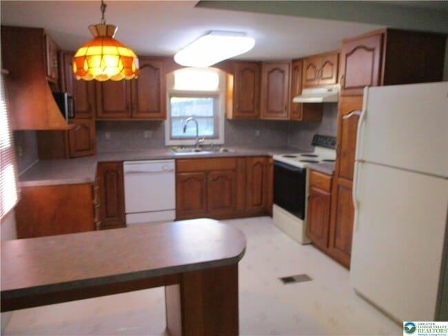 Building Photo - 713 Engler Rd