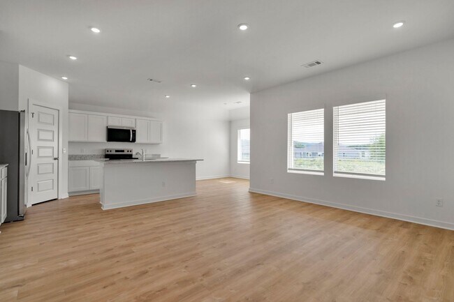 Building Photo - Brand-New 3 Bedroom Home in Prairie Grove!...