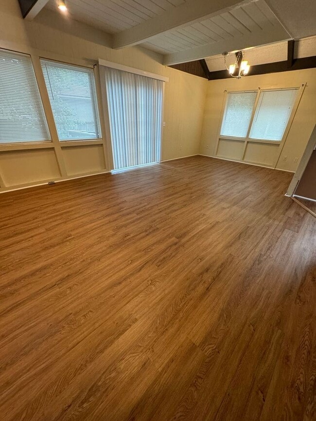 Building Photo - 3-bedroom 1.5 Bath Home ***RENT SPECIAL: *...