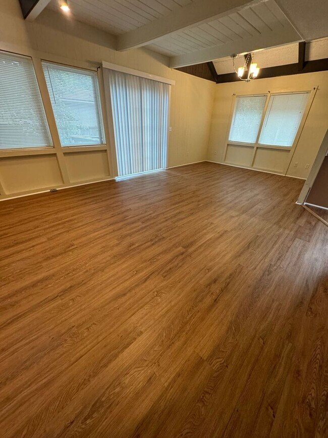 Foto del edificio - 3-bedroom 1.5 Bath Home ***RENT SPECIAL: *...