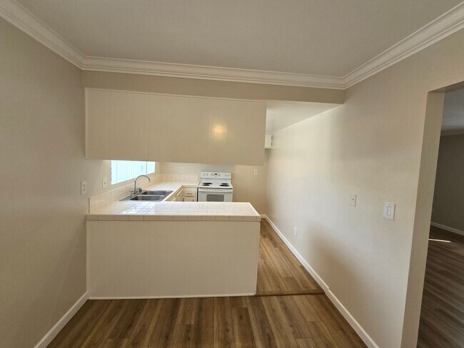 Building Photo - LEGRANDE16581
