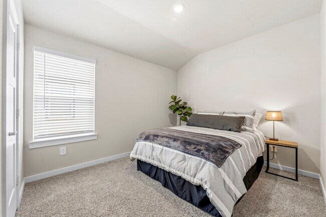 Building Photo - 12119 Bear River Dr
