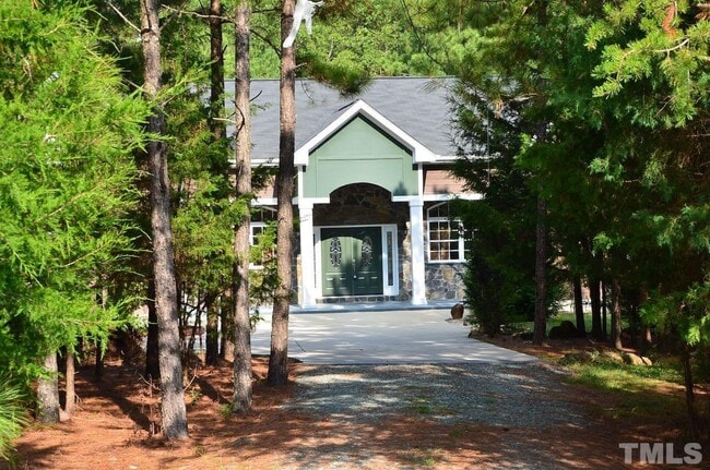 Building Photo - 51 Blue Grass Trail