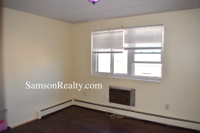 Building Photo - 65 New Rd