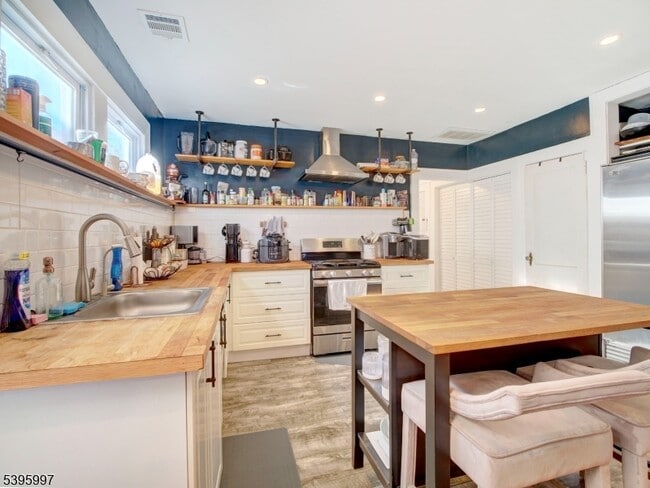 Foto del edificio - 97 La France Ave