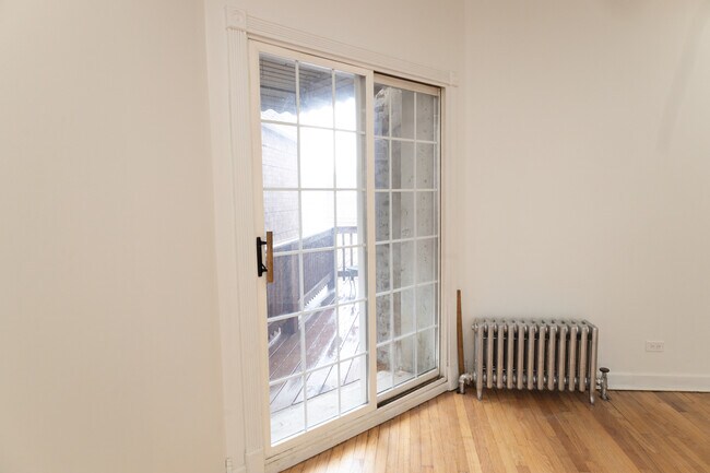 Foto del edificio - 2016 N Kilbourn Ave