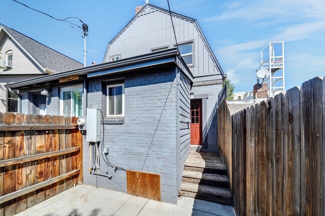 Building Photo - 2528 W 23rd Ave