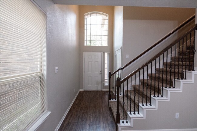 Building Photo - 17039 Amarose Dr