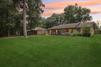 Building Photo - 1135 Ivy Ln