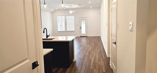 Foto del edificio - 603 Charity Dr