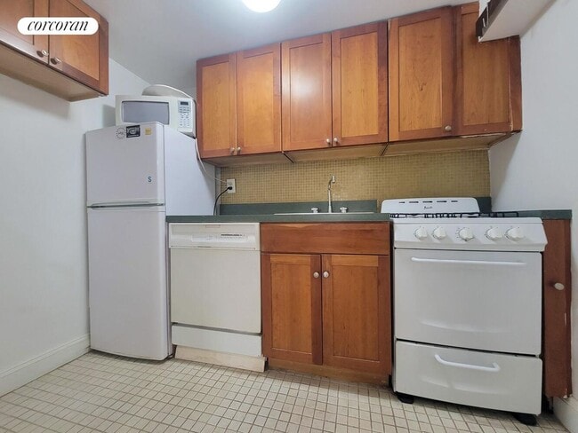 Foto del edificio - 344 E 51st St
