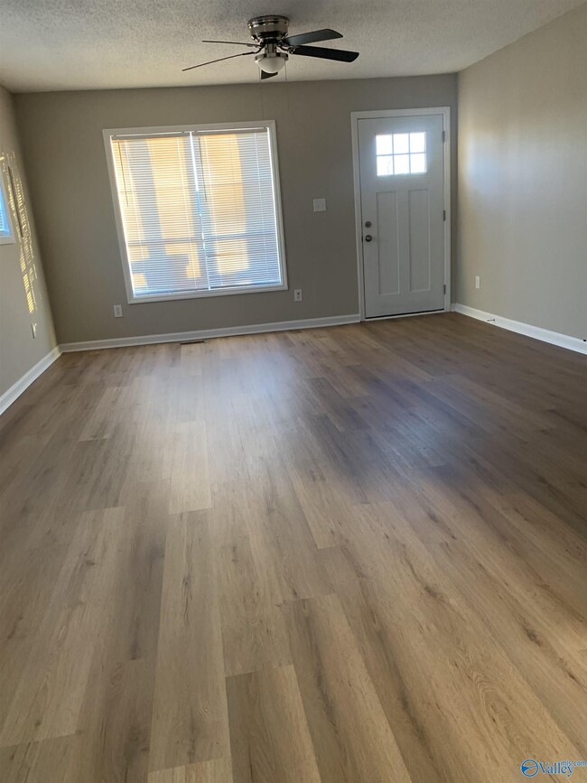 Foto del edificio - 325 Honea Ln