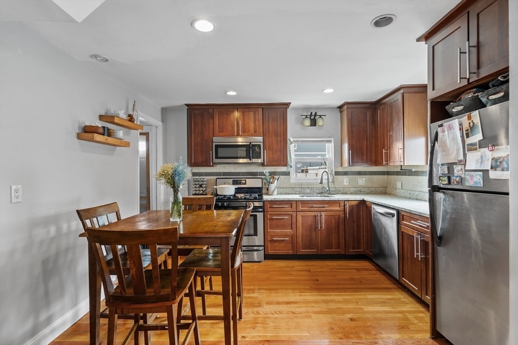 Primary Photo - 180 W 8th St