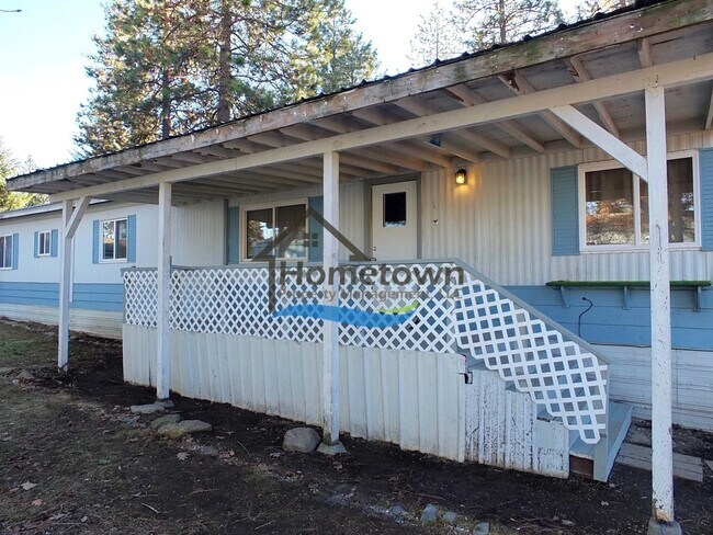 Foto del edificio - Updated 2 Bed 2 Bath Mobile with Huge Cove...
