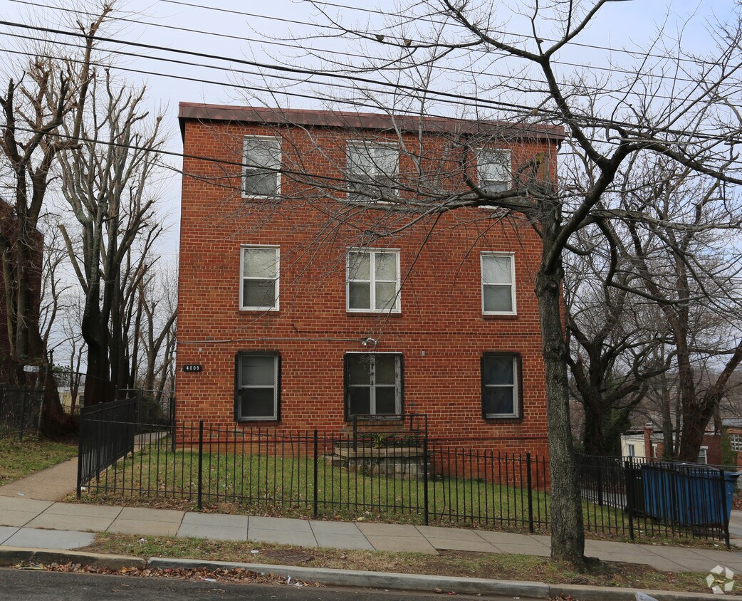4th St SE Apartments - 4009-4015 4th St SE
