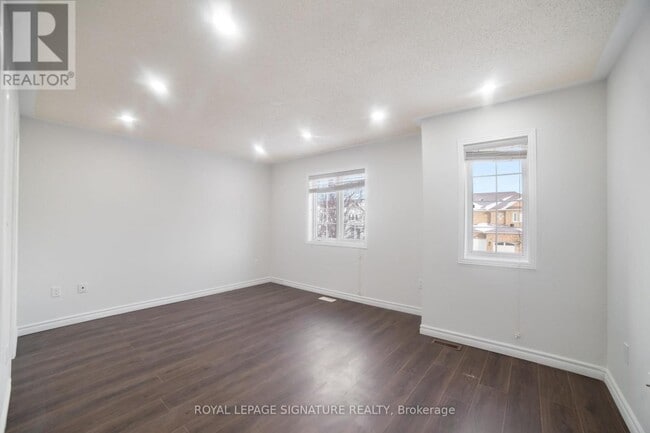 Building Photo - 36 Eastport Dr