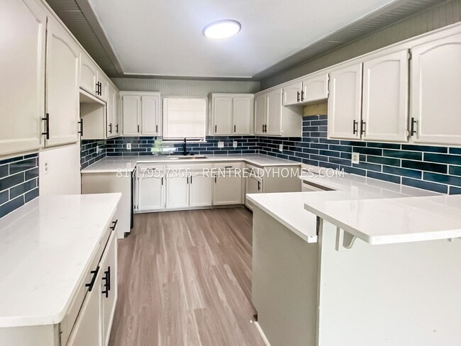 Building Photo - 203 W Shady Oaks Cir