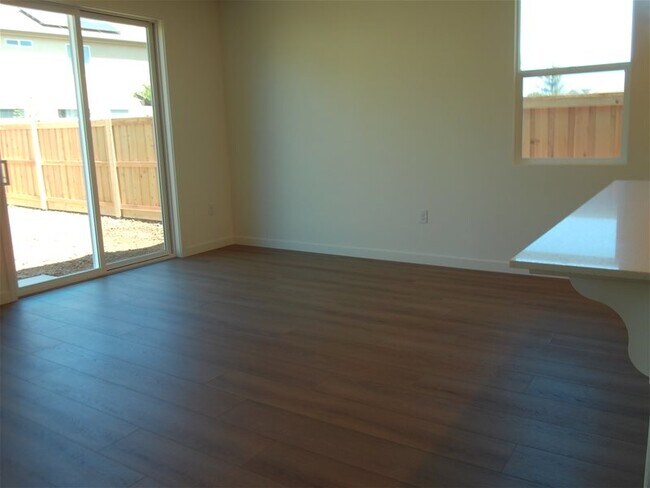 Foto del edificio - 1339 Kensington Dr