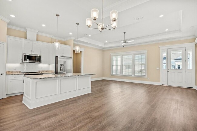 Foto del edificio - 64 Shelby Dr