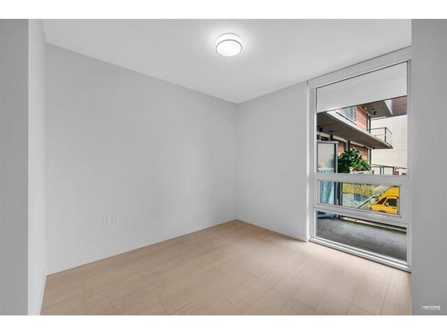 Photo du bâtiment - 180 E 2nd Ave