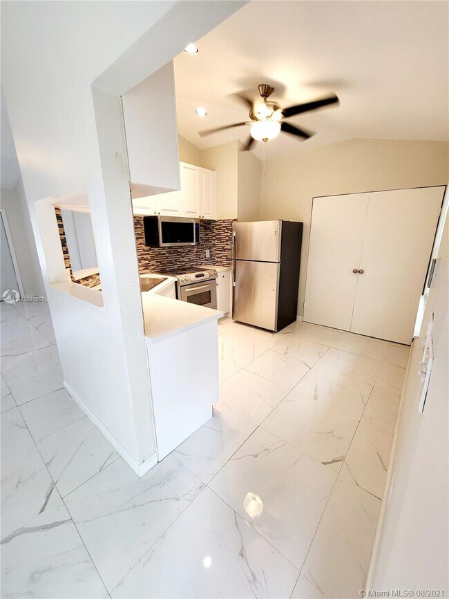 Foto del edificio - 753 SW 8th Terrace