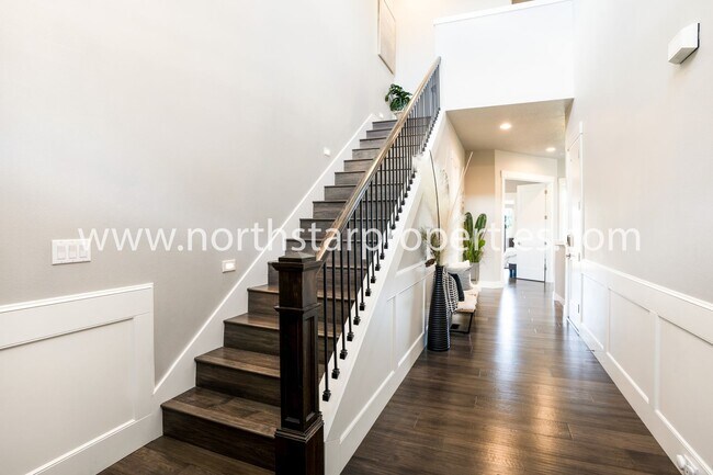 Building Photo - Immaculately Maintained in Cedar Ridge West